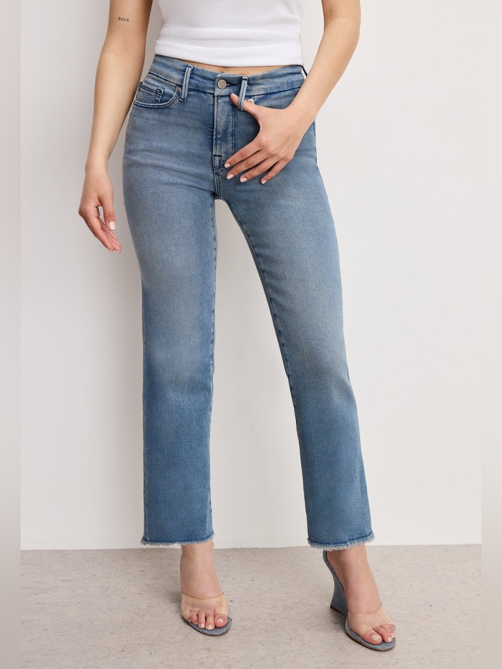 NWT GOOD AMERICAN Good Legs Straight Leg Jeans - True High Rise Light Blue Jeans